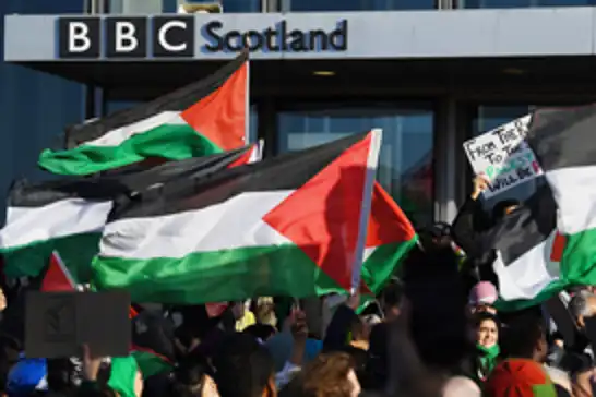 BBC'ye Gazze soykırımı protestosu: Batı basını gerçekleri gizliyor