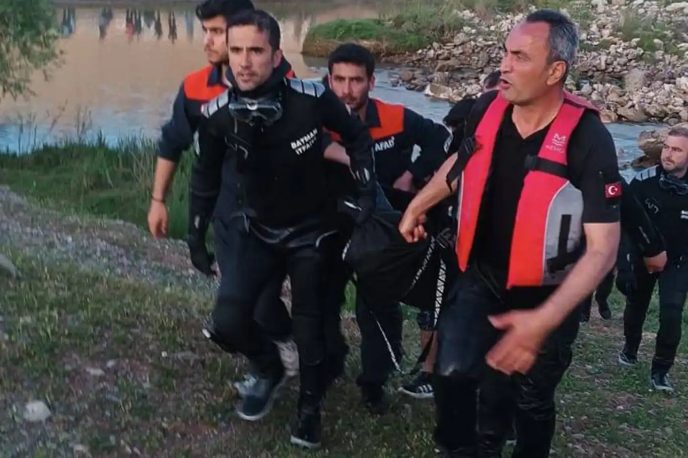 Serinlemek için Kezer Çayı'na giren çocuk hayatını kaybetti