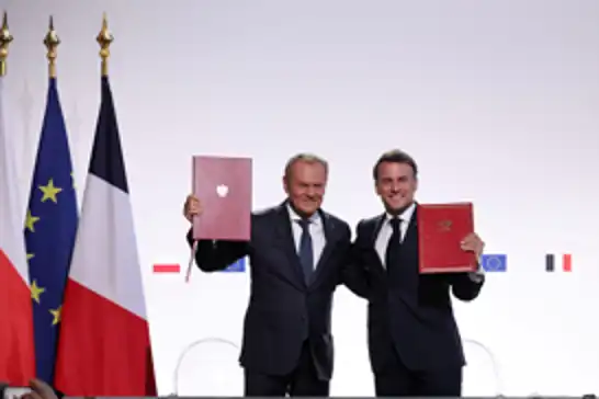 Macron ve Tusk, yeni bir savunma anlaşması imzaladı