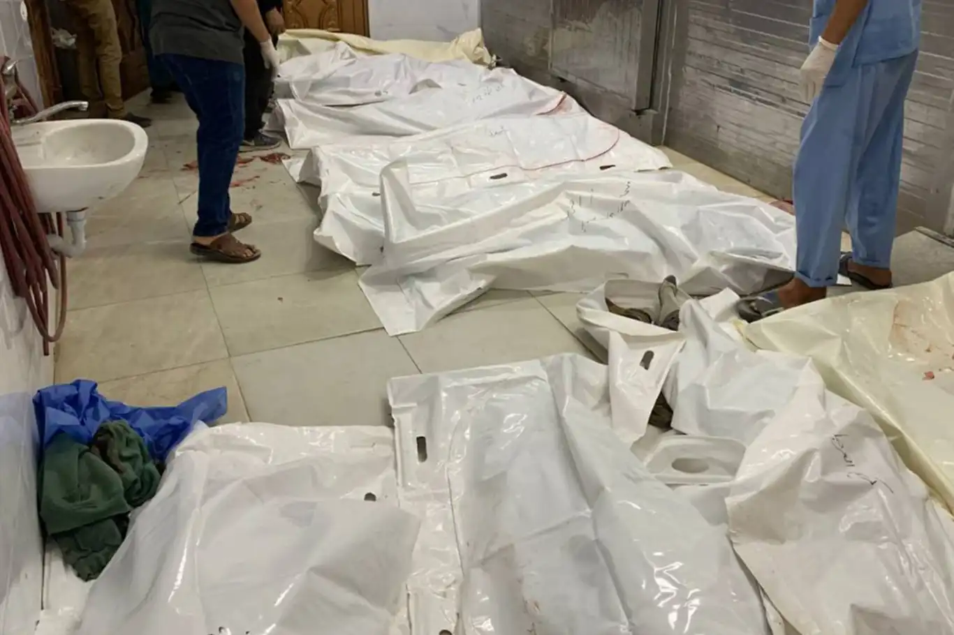 Refah katliamında şehit sayısı 49'a, yaralı sayısı 200'e yükseldi Refah katliamında şehit sayısı 49'a, yaralı sayısı 200'e yükseldi