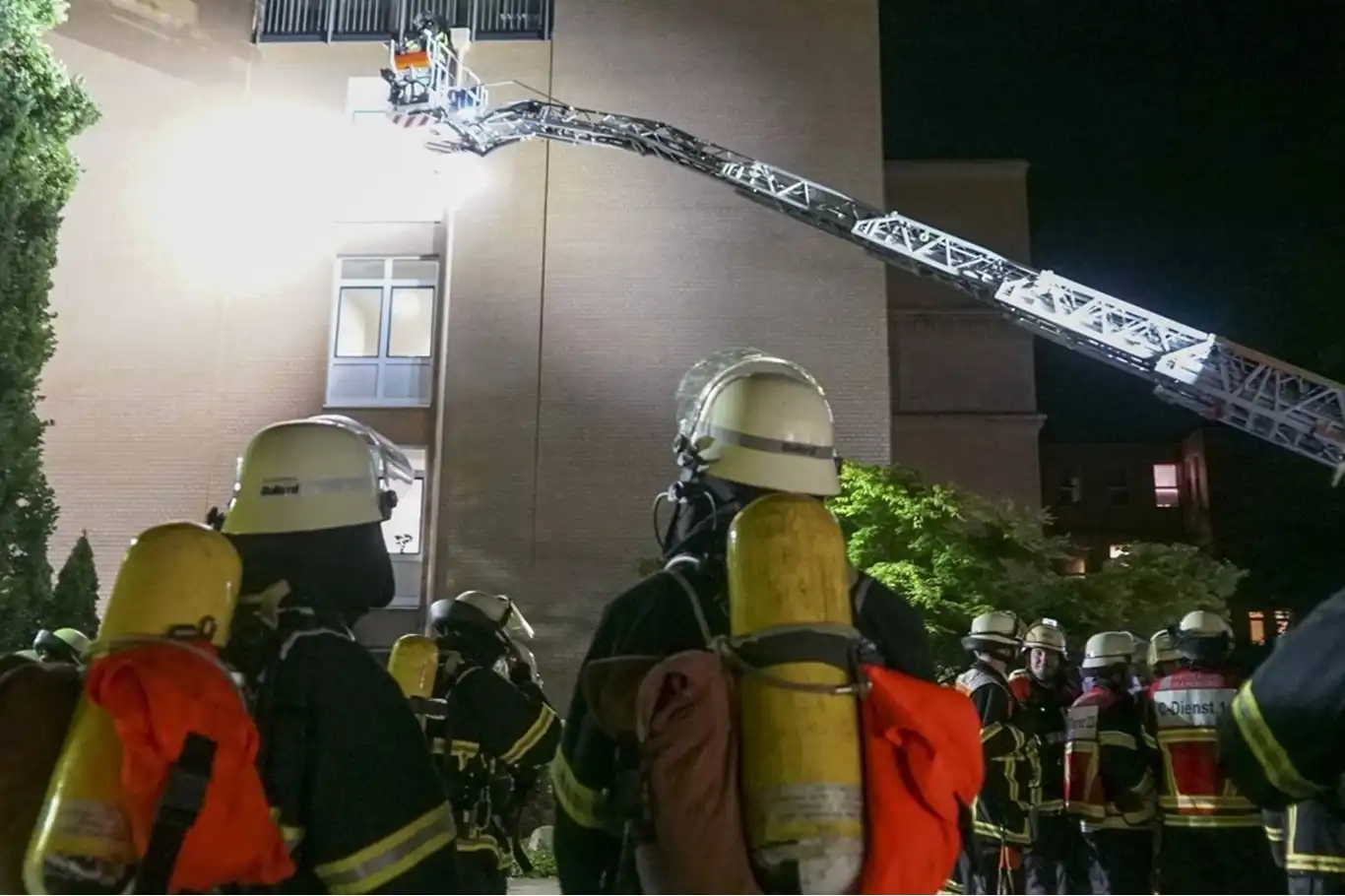 Almanya'da hastane yangını: 3 ölü onlarca yaralı Almanya'da hastane yangını: 3 ölü onlarca yaralı