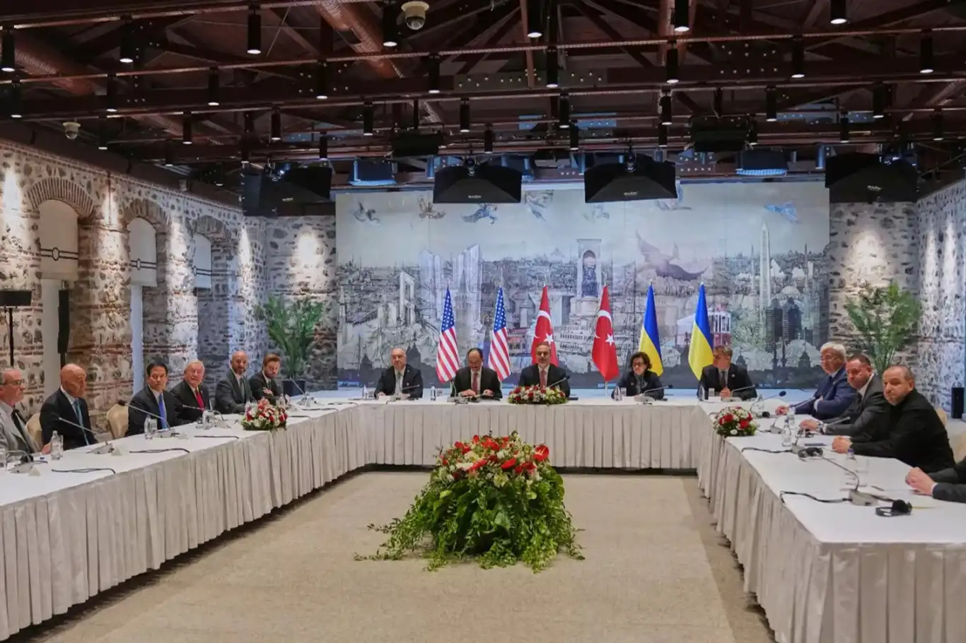 Rusya-Ukrayna heyetleri ateşkes için İstanbul'da buluşuyor