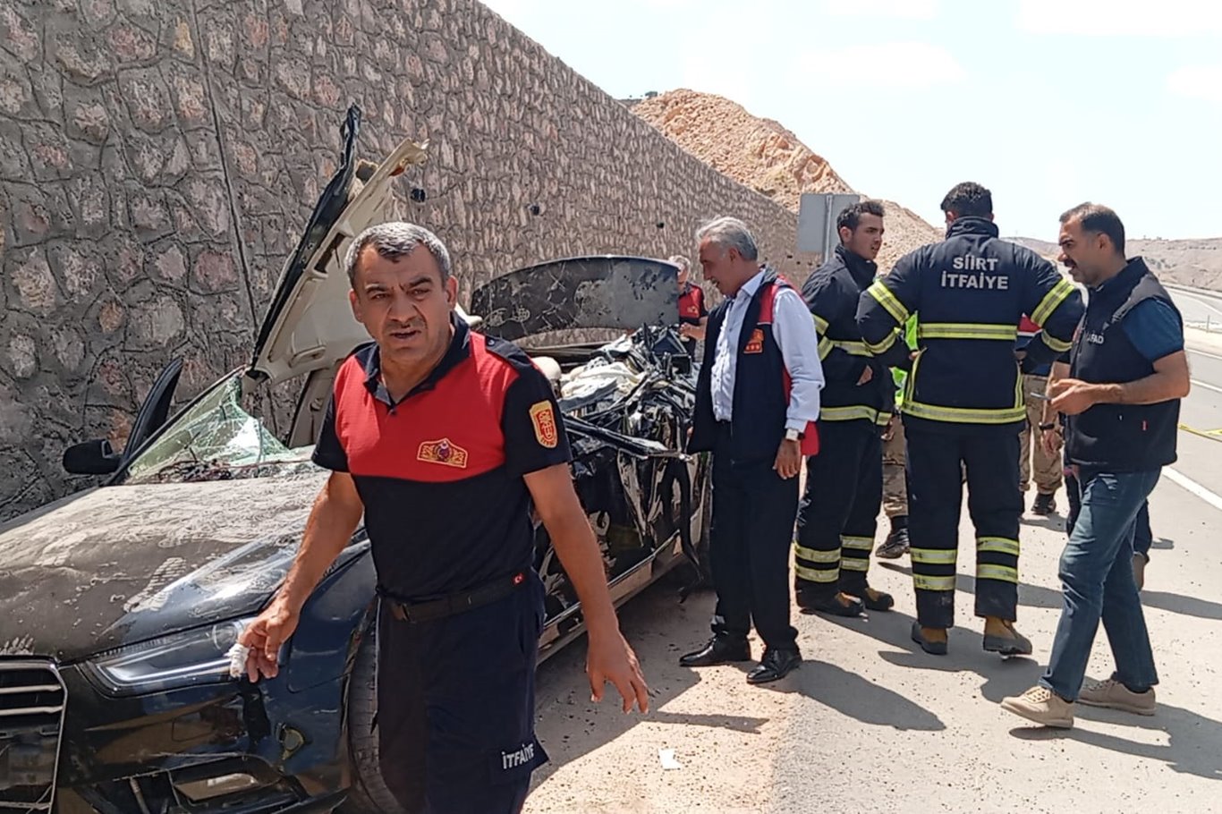 Otomobil ile kamyon çarpıştı: 1 ölü, 4 yaralı