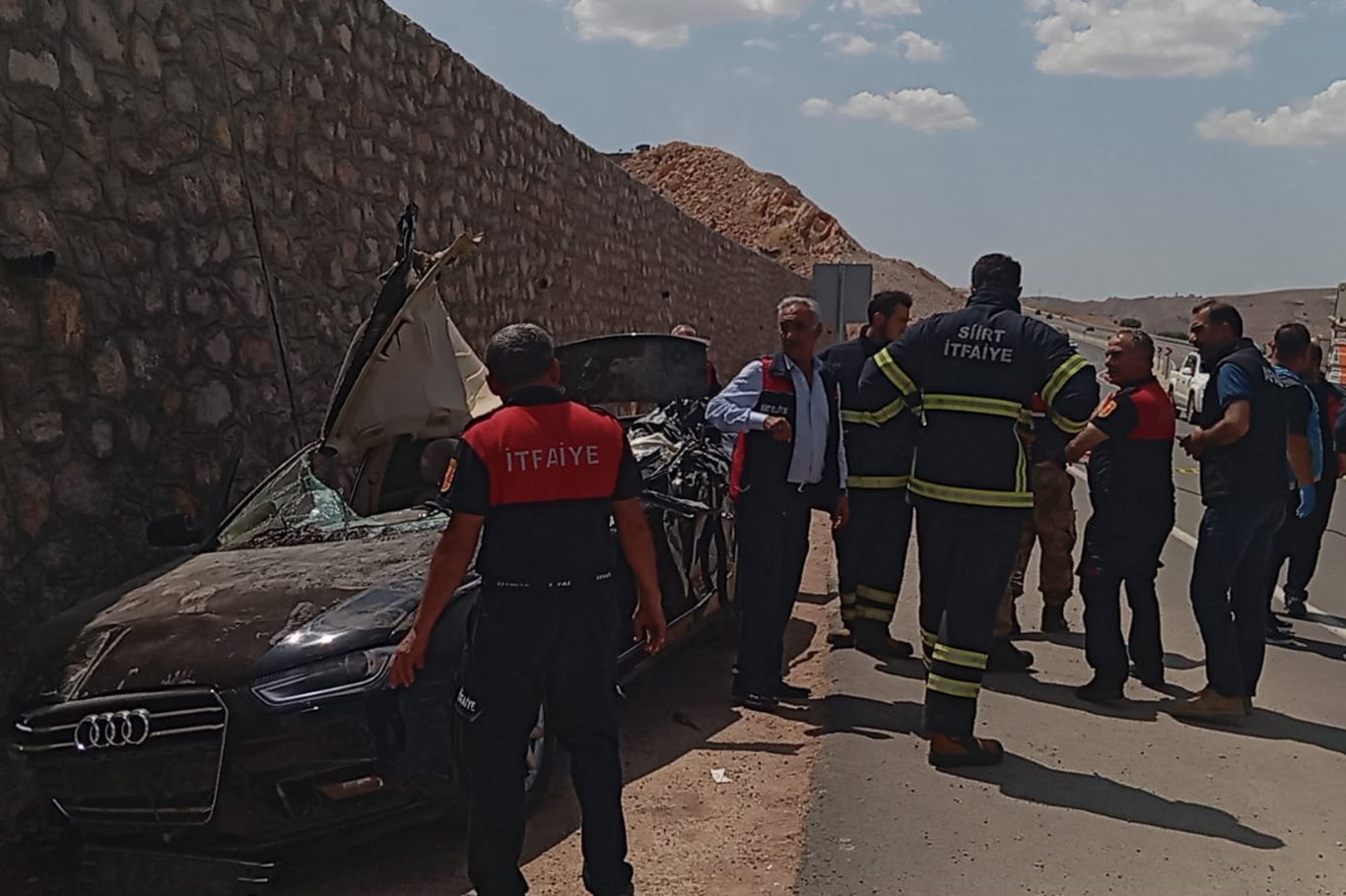 Otomobil ile kamyon çarpıştı: 1 ölü, 4 yaralı