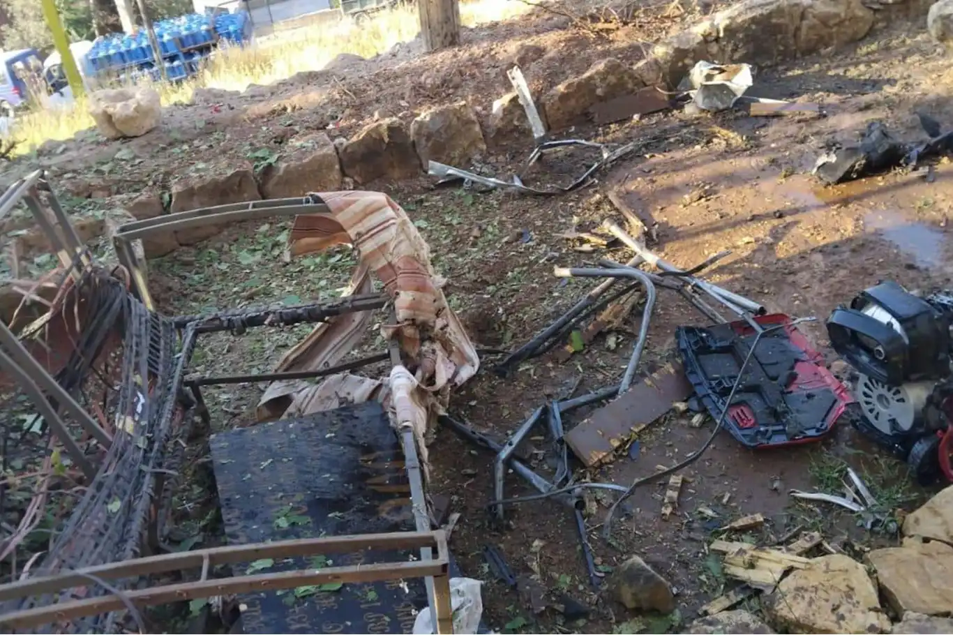 İşgalci rejimin Lübnan'a saldırısında bir şehit 3 yaralı İşgalci rejimin Lübnan'a saldırısında bir şehit 3 yaralı