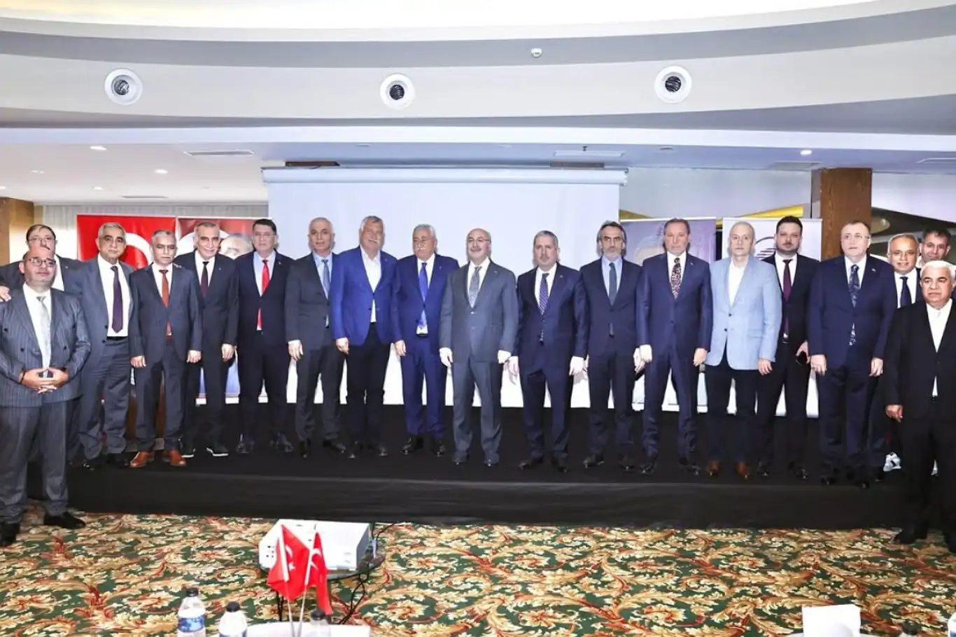 Adana Valisi Köşger: Esnafımızı desteklemeye devam edeceğiz Adana Valisi Köşger: Esnafımızı desteklemeye devam edeceğiz