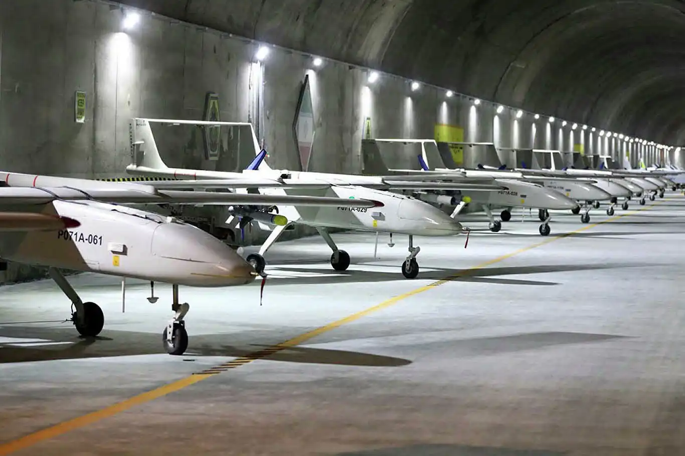 ABD, İngiltere, Ürdün, Suudi Arabistan ve Katar, İran'ın 100'den fazla İHA'sını durdurmaya çalışıyor