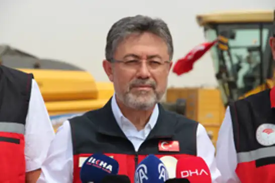 Bakan Yumaklı, Batman'da buğday hasadına katıldı