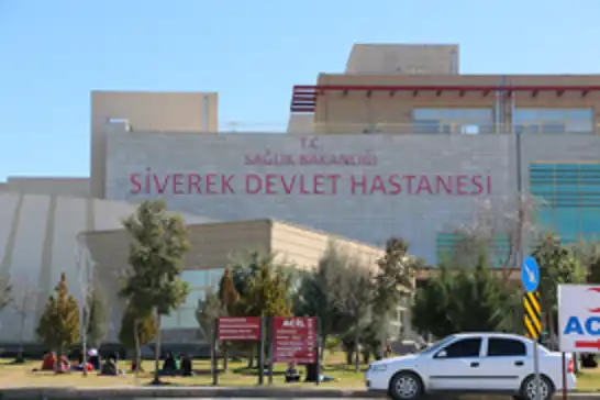 Şanlıurfa'da iki otomobil çarpıştı: 7 kişi yaralandı