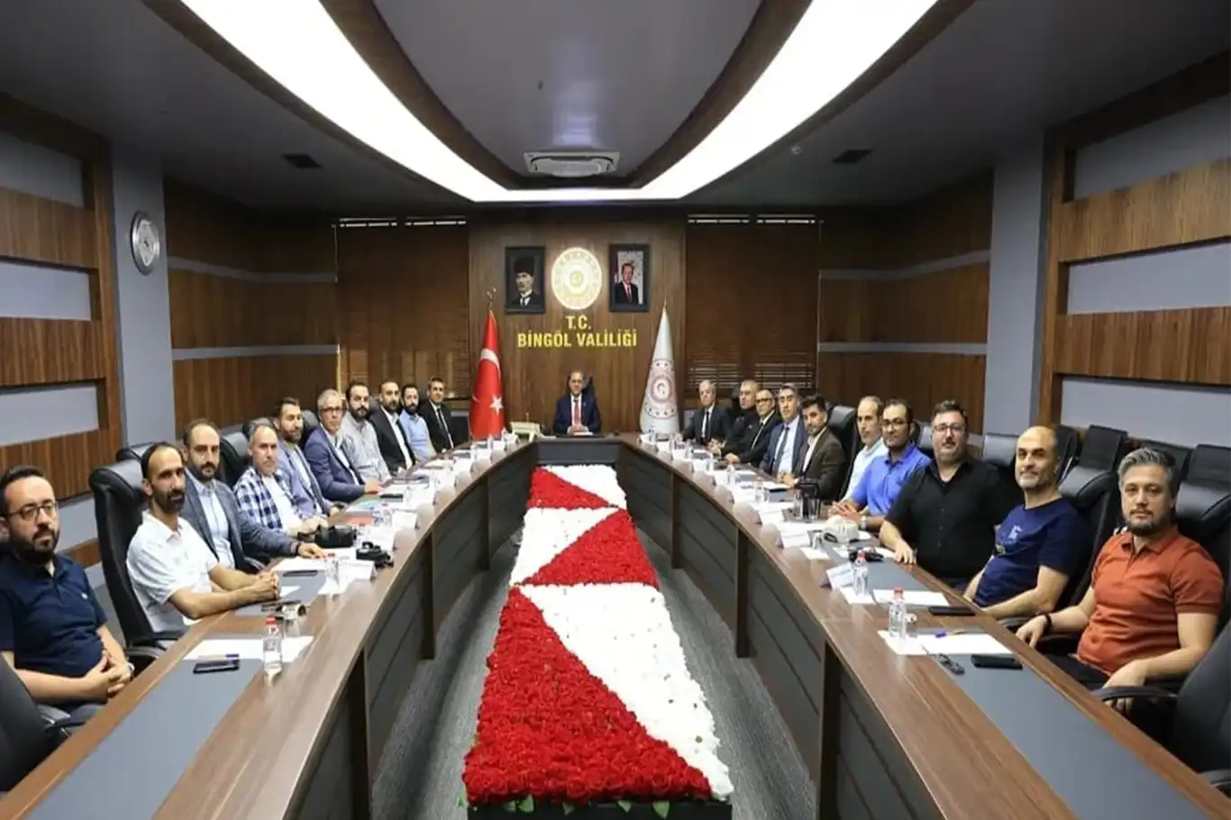 Bingöl’de deprem master planı izleme toplantısı gerçekleştirildi Bingöl’de deprem master planı izleme toplantısı gerçekleştirildi