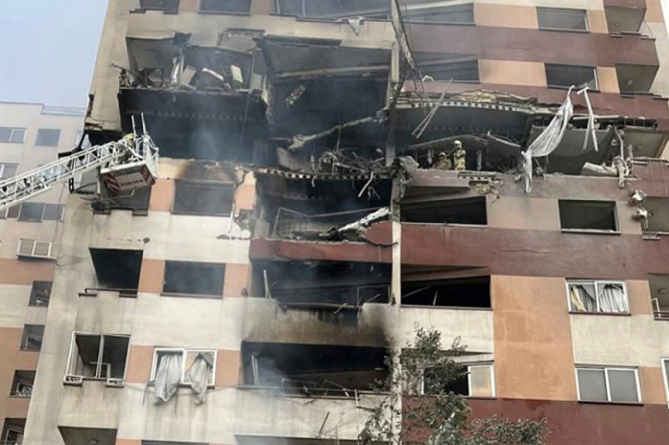 Siyonist rejimin İran'a saldırılarında 3 nükleer bilim insanı daha şehit oldu Siyonist rejimin İran'a saldırılarında 3 nükleer bilim insanı daha şehit oldu