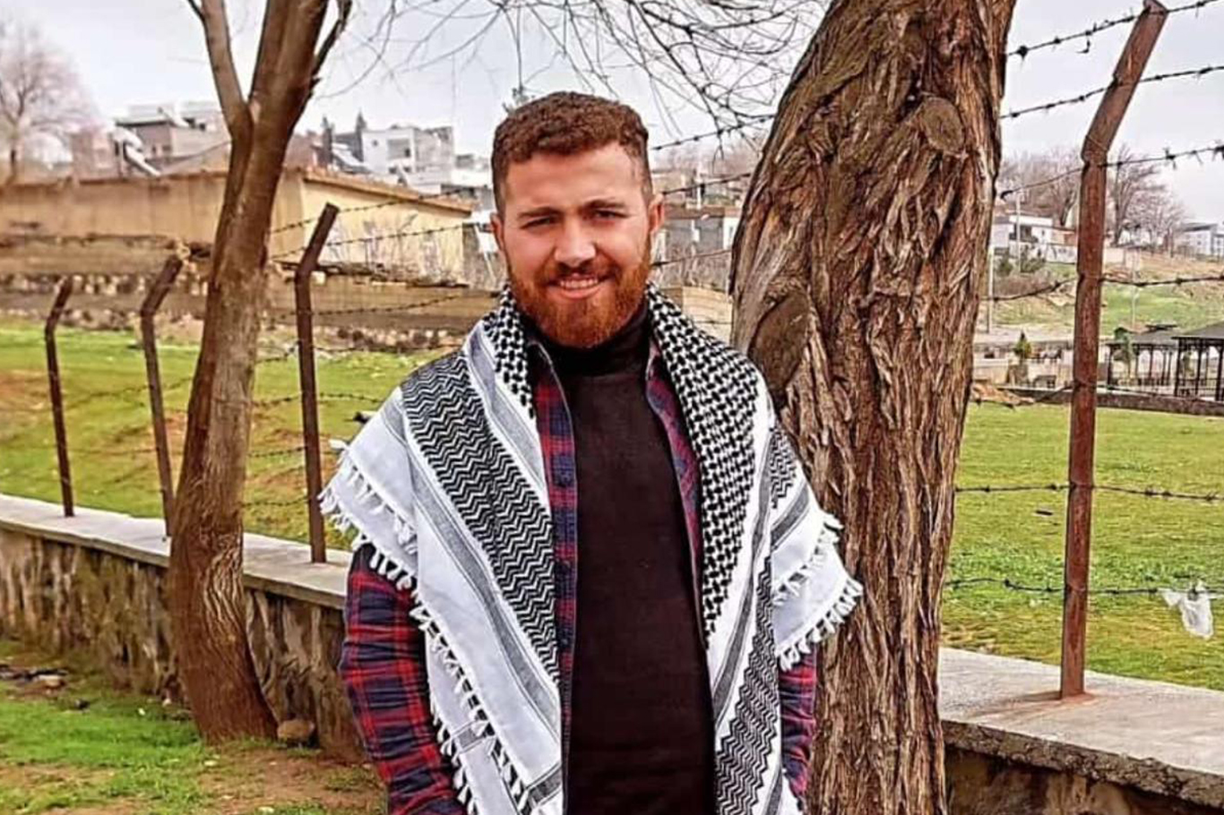 Traktörü tamir ederken altında kalan işçi hayatını kaybetti Traktörü tamir ederken altında kalan işçi hayatını kaybetti