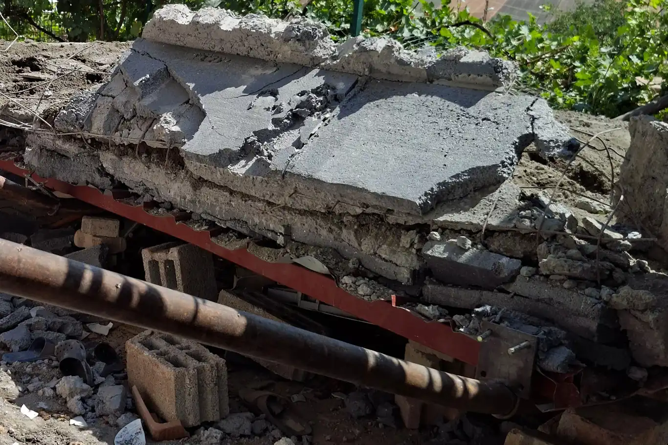 Batman’da balkon çöktü: 3 ölü 6 yaralı! Batman’da balkon çöktü: 3 ölü 6 yaralı!