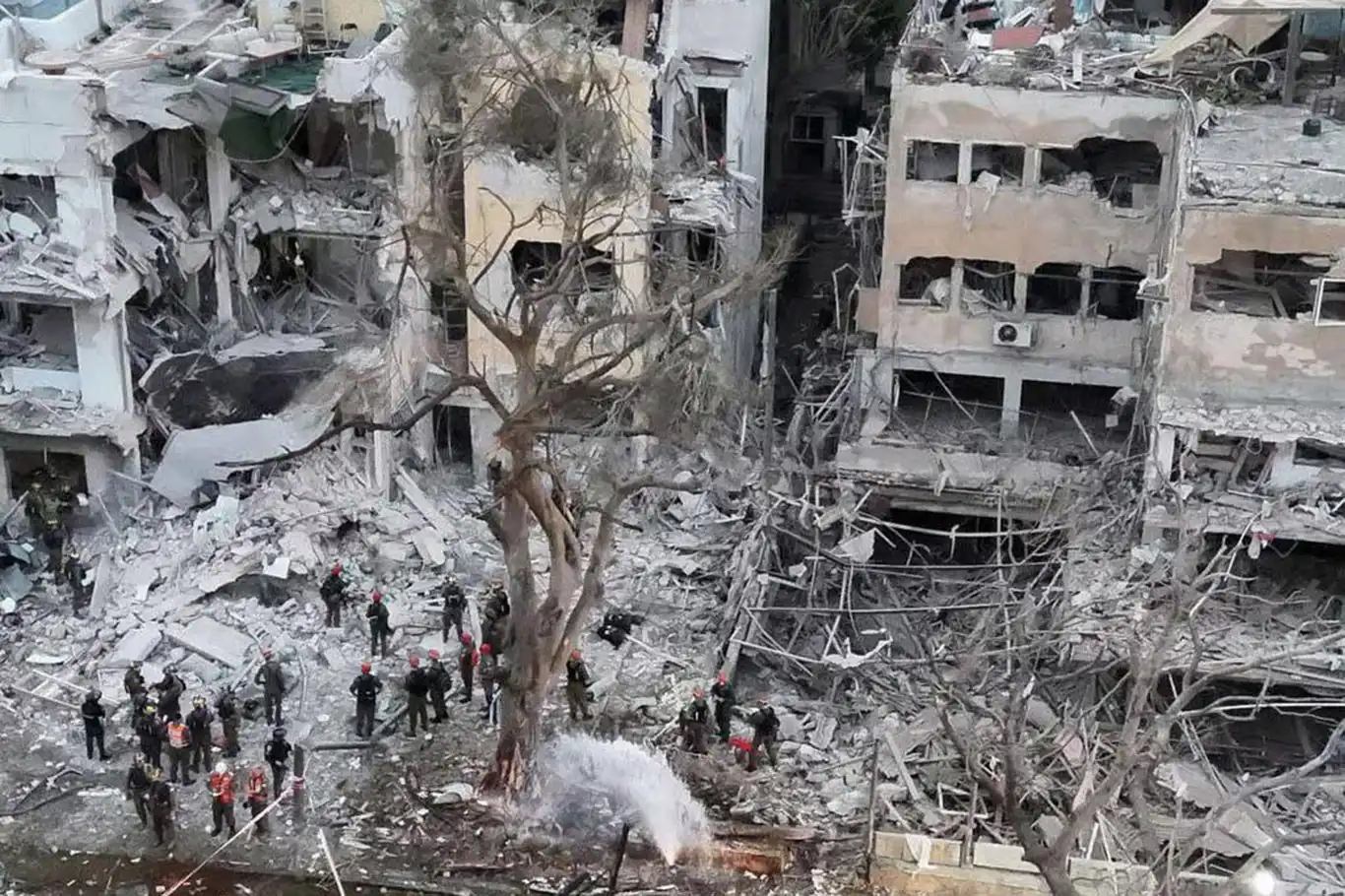 Ateş çemberindeki siyonist rejim kamuoyunu nükleer tehdit masalıyla kandırıyor