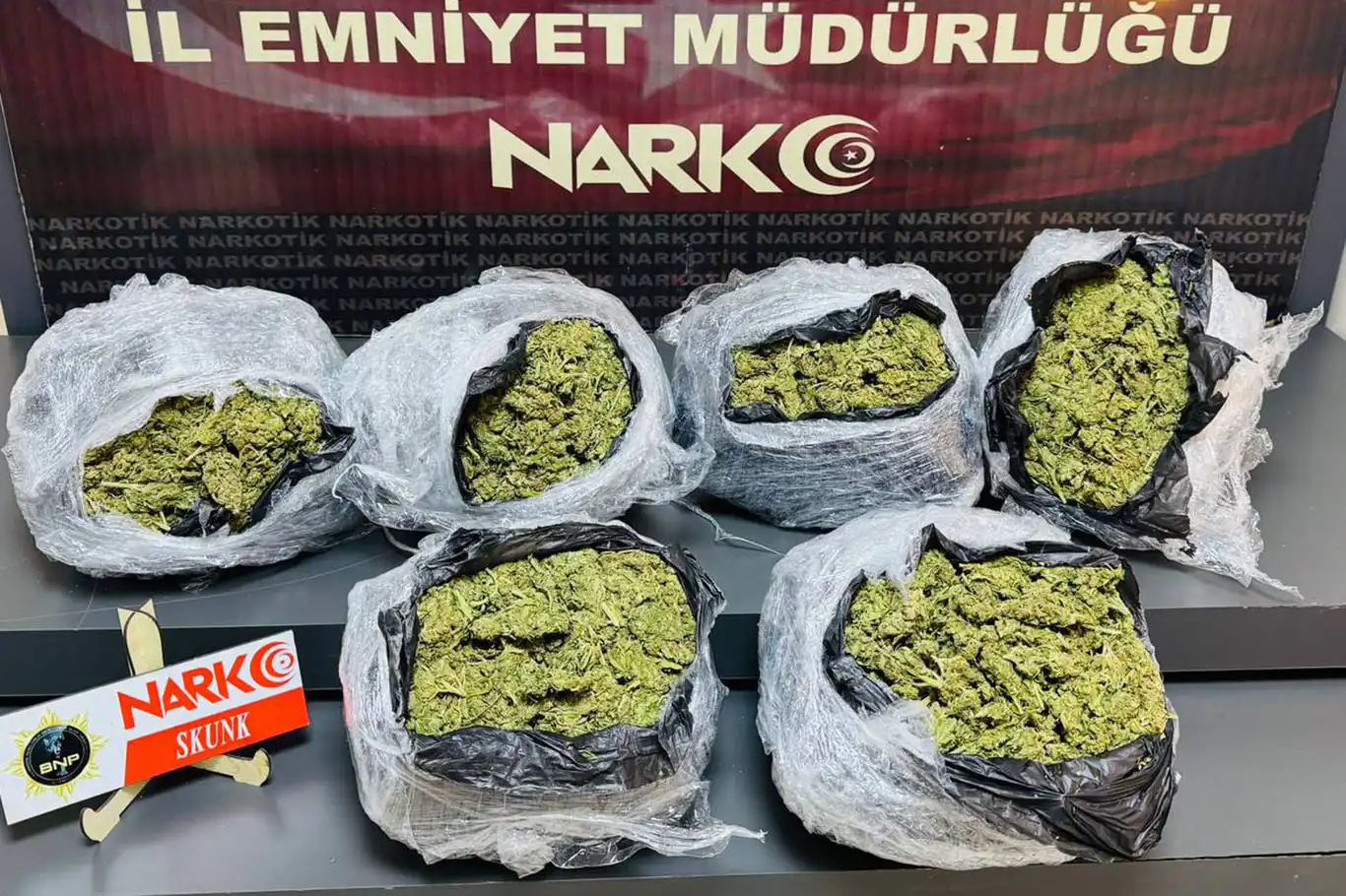 Batman'da uyuşturucu operasyonu: 5 kilo skunk ele geçirildi