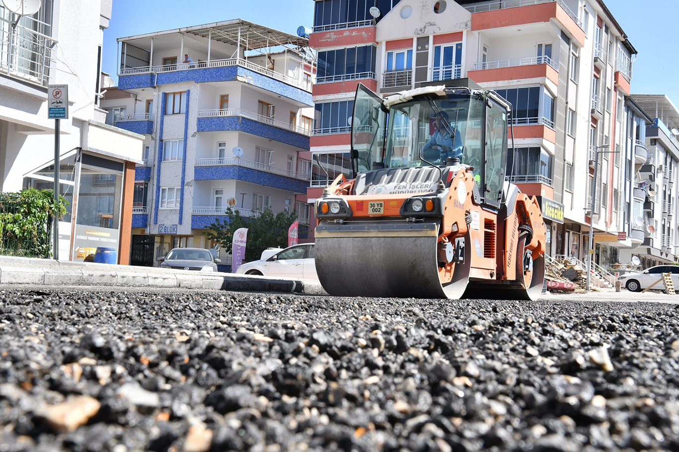 Yeşilyurt'ta yollar yenileniyor Yeşilyurt'ta yollar yenileniyor
