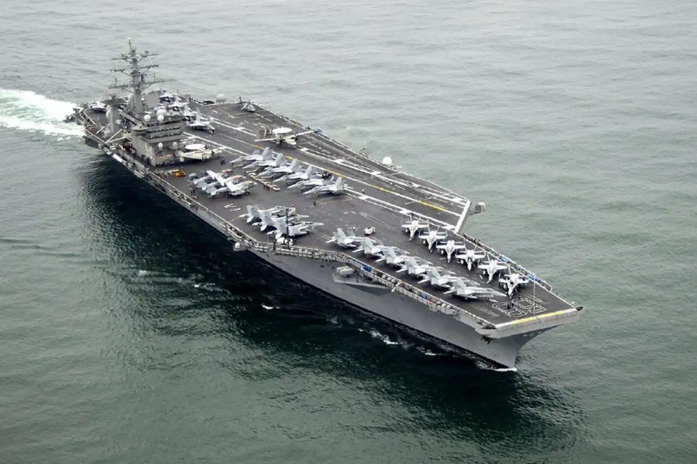 ABD'nin USS Nimitz uçak gemisi Orta Doğu'ya gidiyor ABD'nin USS Nimitz uçak gemisi Orta Doğu'ya gidiyor