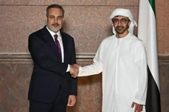 فيدان يبحث هاتفياً مع نظيره الإماراتي التوتر بين إيران والاحتلال