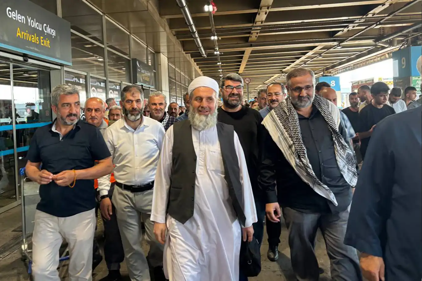 Küresel Gazze Yürüyüşü'ne katılanlar Türkiye'ye dönmeye başladı Küresel Gazze Yürüyüşü'ne katılanlar Türkiye'ye dönmeye başladı