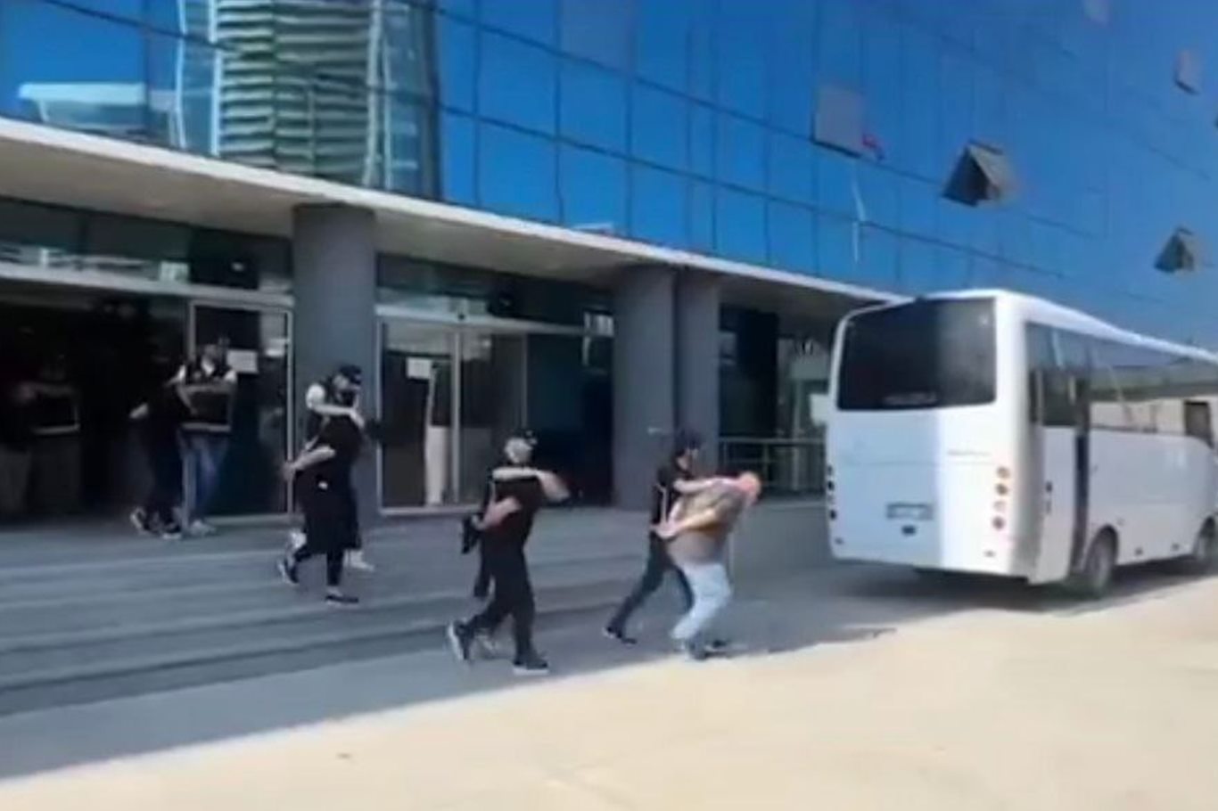 Bursa merkezli 6 ilde dolandırıcılık operasyonu: 8 tutuklama Bursa merkezli 6 ilde dolandırıcılık operasyonu: 8 tutuklama