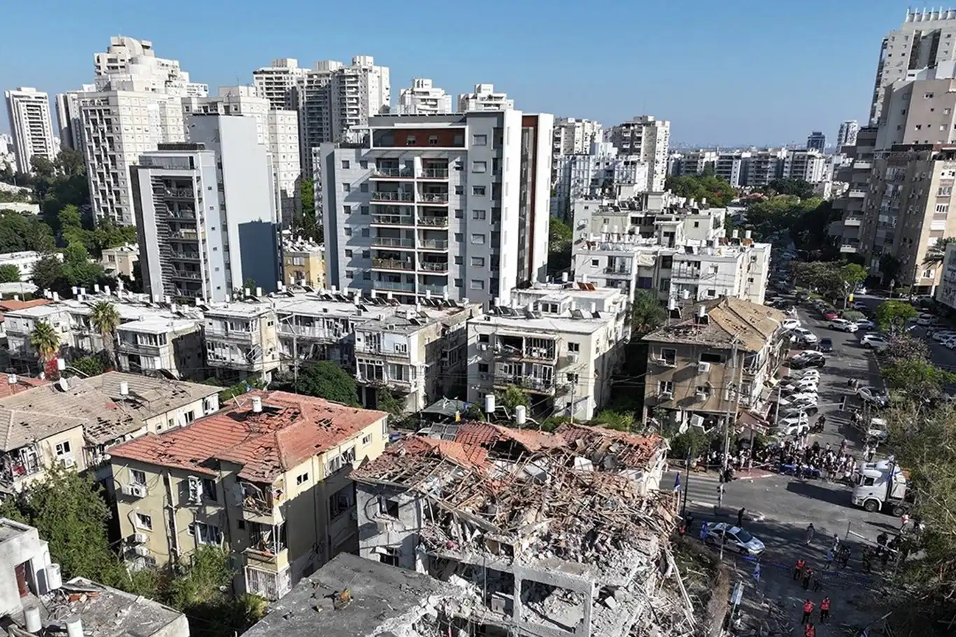 İran ordusu, Tel Aviv'in Never Tzedek bölgesi için tahliye uyarısı yayımladı İran ordusu, Tel Aviv'in Never Tzedek bölgesi için tahliye uyarısı yayımladı