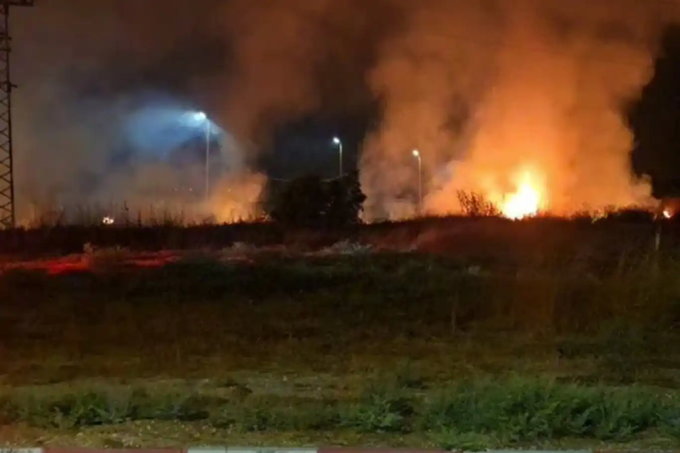 Iran rains fire on Tel Aviv in retaliatory missile blitz Iran rains fire on Tel Aviv in retaliatory missile blitz