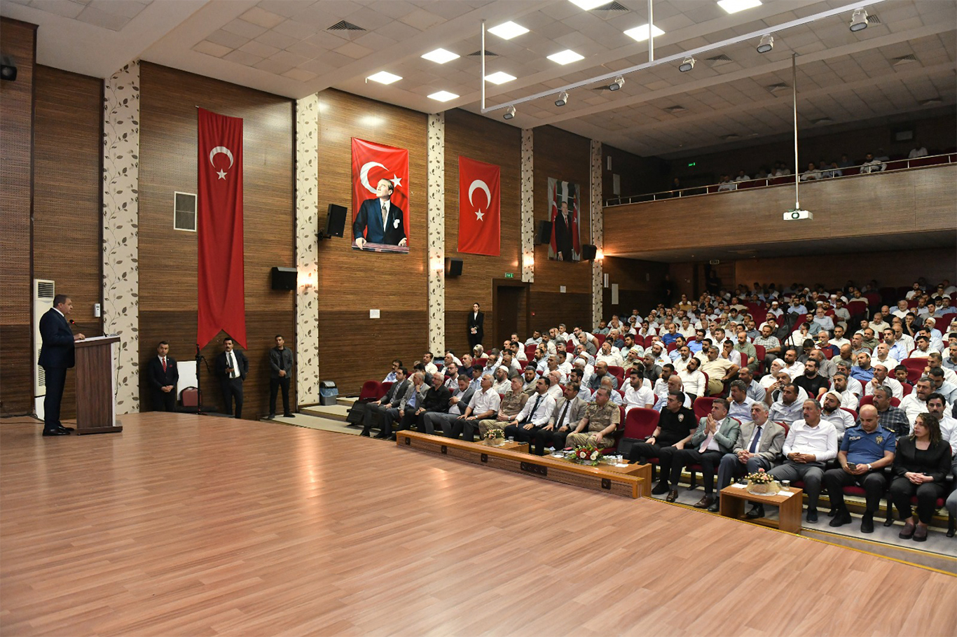 Vali Şıldak: Uyuşturucu ile mücadelede din adamlarına büyük görevler düşüyor Vali Şıldak: Uyuşturucu ile mücadelede din adamlarına büyük görevler düşüyor