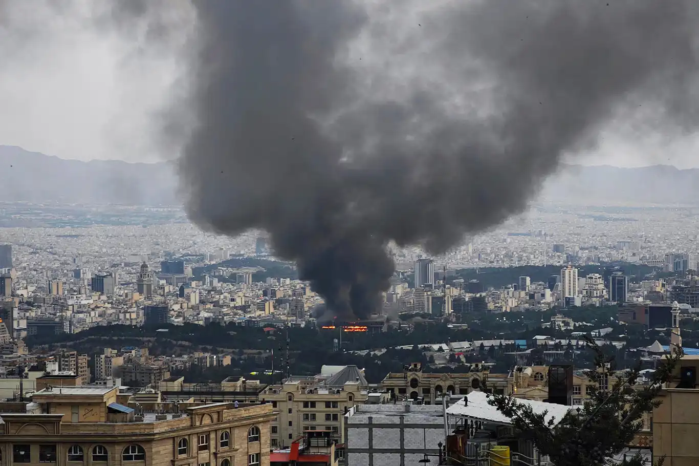 HAMAS: İran'a askerî müdahale bölgeyi patlama noktasına sürükler HAMAS: İran'a askerî müdahale bölgeyi patlama noktasına sürükler