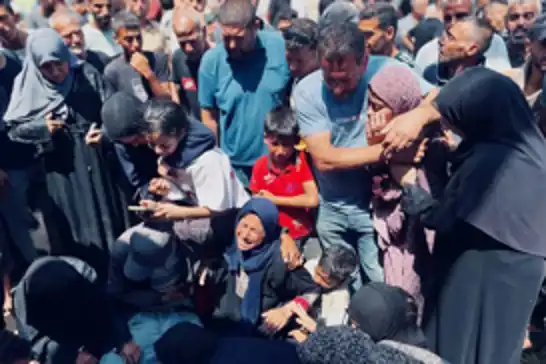 هێرش بۆ سەر هاوڵاتیانی مەدەنی کە چاوەڕێی هاوکارین لە غەززە: دوێنێ ٥٠ شەهید، ئەمڕۆ ١٦ شەهید