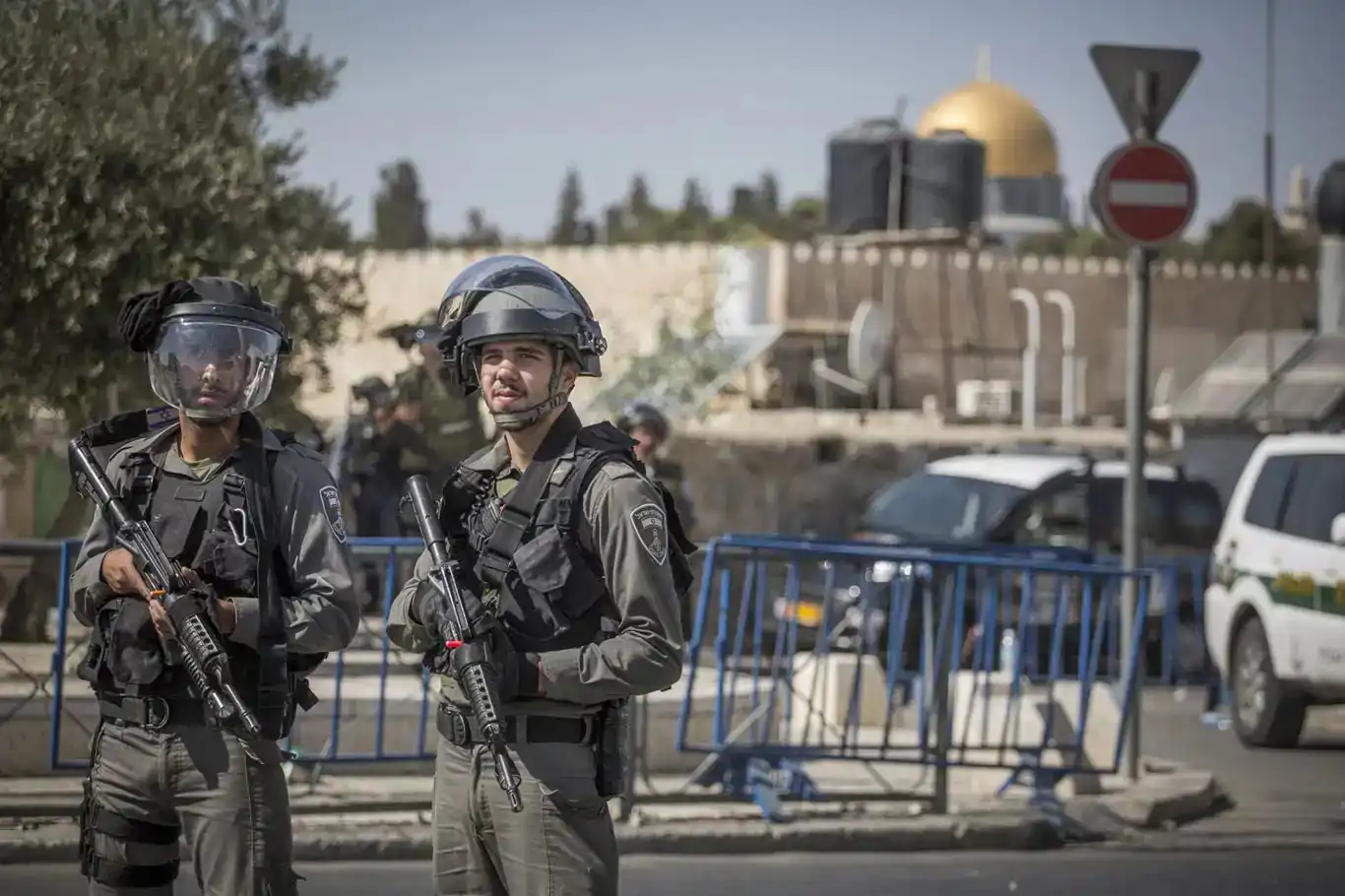 محافظة القدس: الكيان الصهيوني يعزل القدس مستغلاً التوتر الإقليمي محافظة القدس: الكيان الصهيوني يعزل القدس مستغلاً التوتر الإقليمي