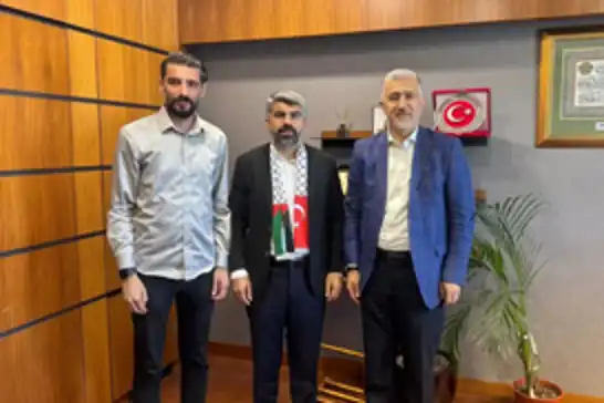 وفد من "March To Gaza" يزور النائب فاروق دينتش تضامنًا بعد إصابته في مصر
