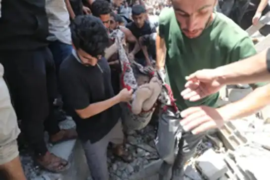 Rejima qatil êrîşên xwe didomîne: 7 şehîd, bi dehan birîndar