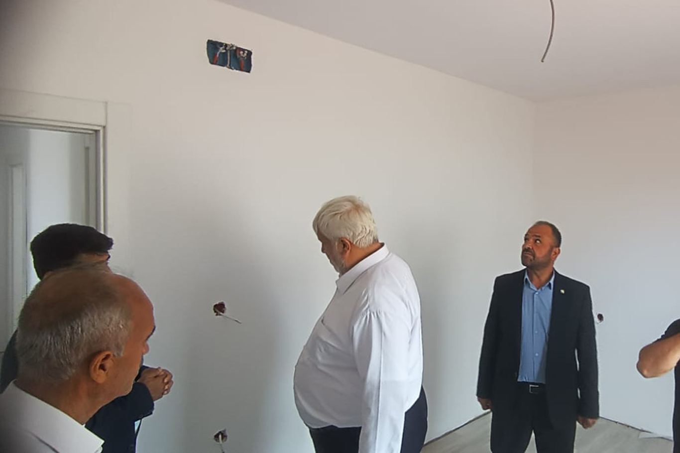 HÜDA PAR heyeti Kahramanmaraş'ta deprem konutlarını yerinde inceledi HÜDA PAR heyeti Kahramanmaraş'ta deprem konutlarını yerinde inceledi