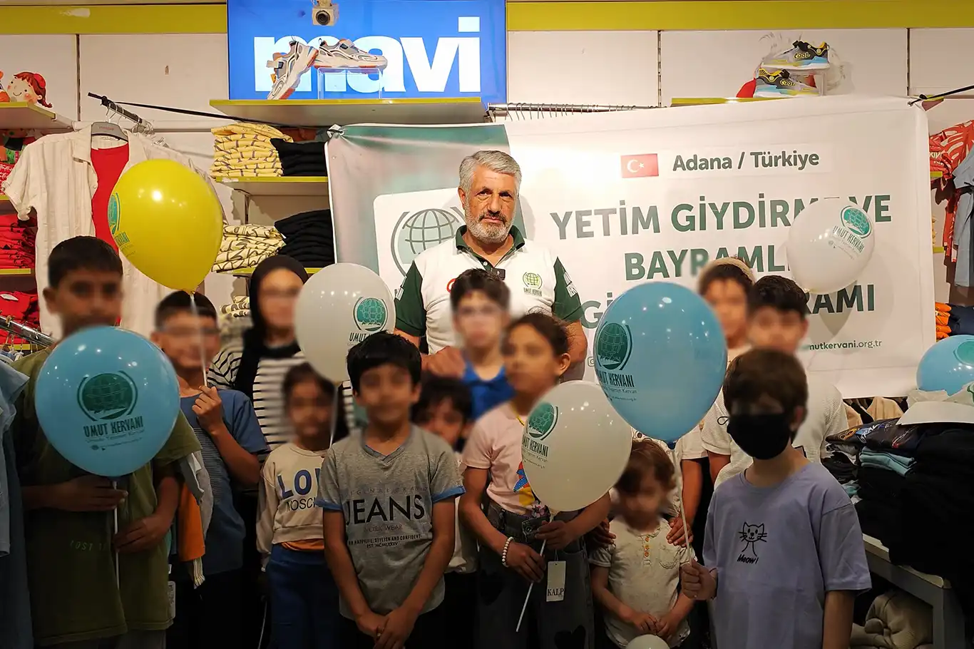 Umut Kervanı’ndan Adana'da yetimlere bayramlık sevinci Umut Kervanı’ndan Adana'da yetimlere bayramlık sevinci