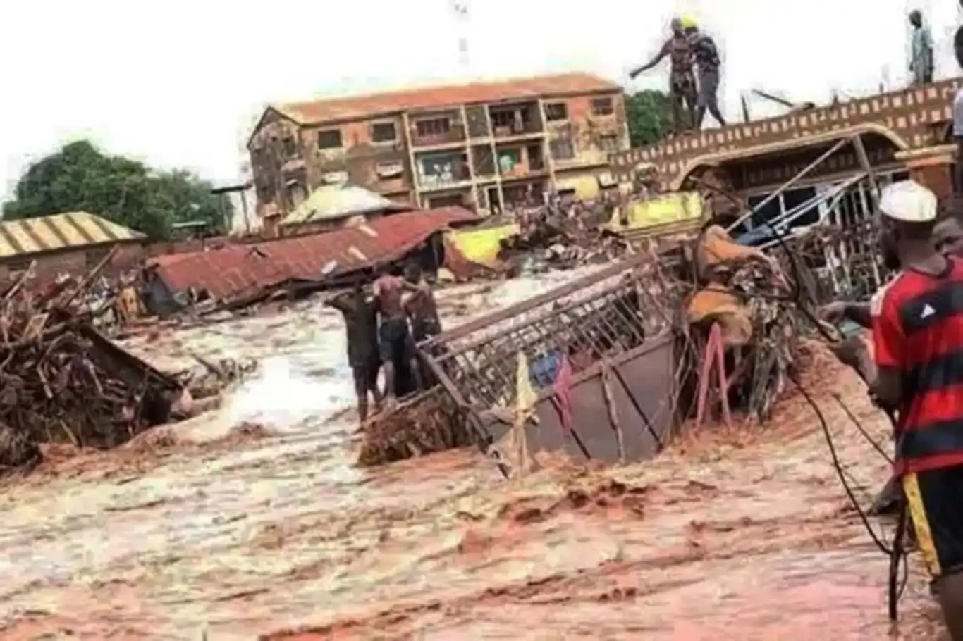 تلفات سیل در نیجریه از ۲۰۰ نفر فراتر رفت