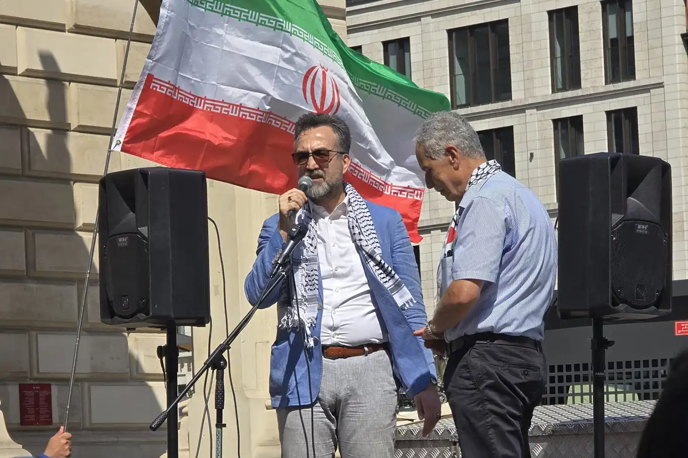 Önce Gazze, şimdi İran: Frankfurt’ta siyonist rejimin saldırıları protesto edildi Önce Gazze, şimdi İran: Frankfurt’ta siyonist rejimin saldırıları protesto edildi