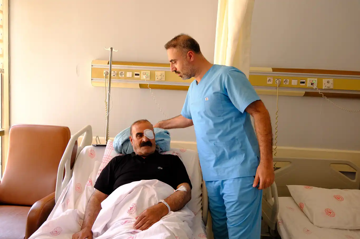 Van’da göz kliniğinde günde 40 ameliyat yapılıyor Van’da göz kliniğinde günde 40 ameliyat yapılıyor