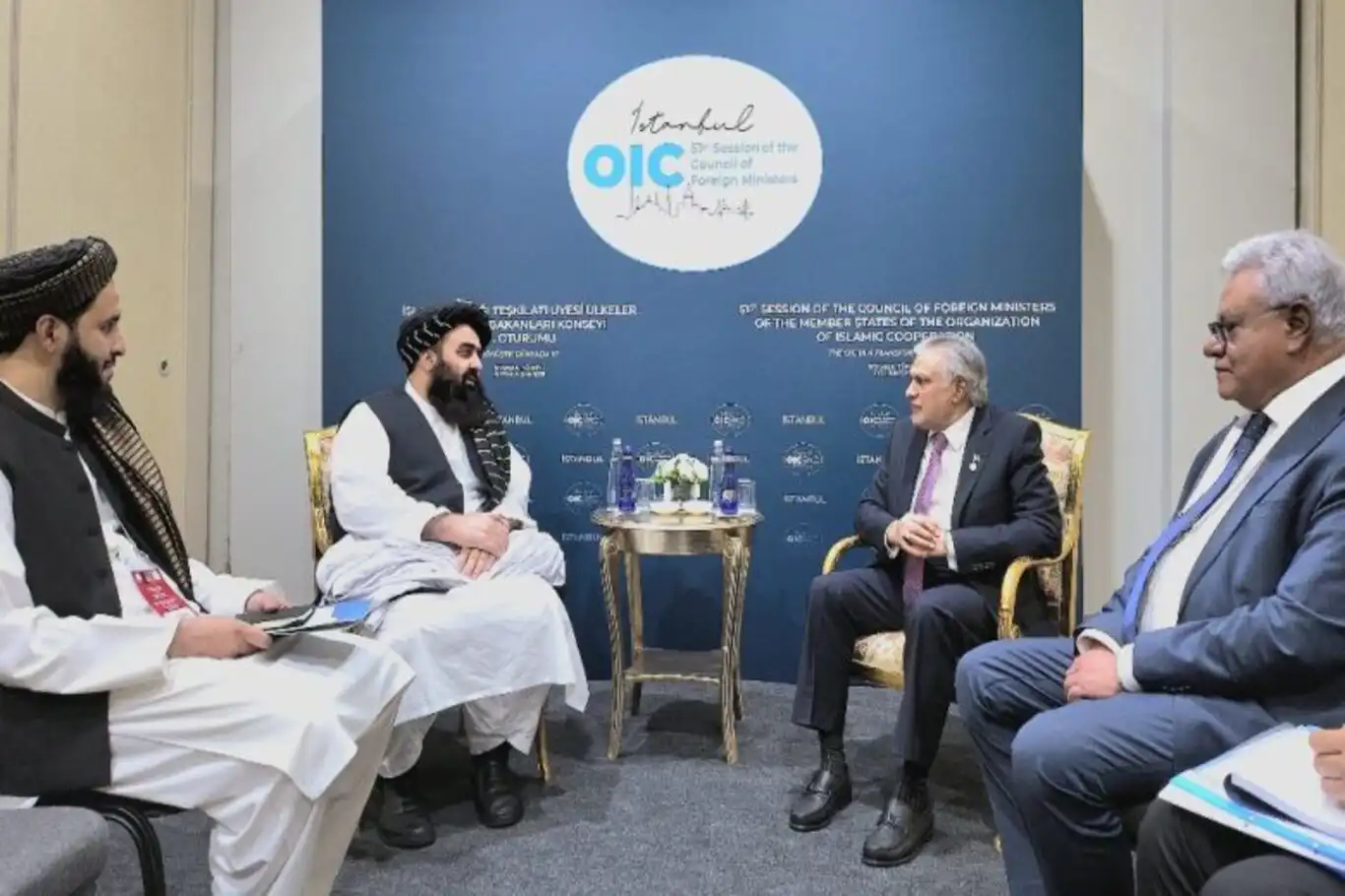 Afghanistan, Pakistan foreign ministers discuss cooperation in Istanbul Afghanistan, Pakistan foreign ministers discuss cooperation in Istanbul