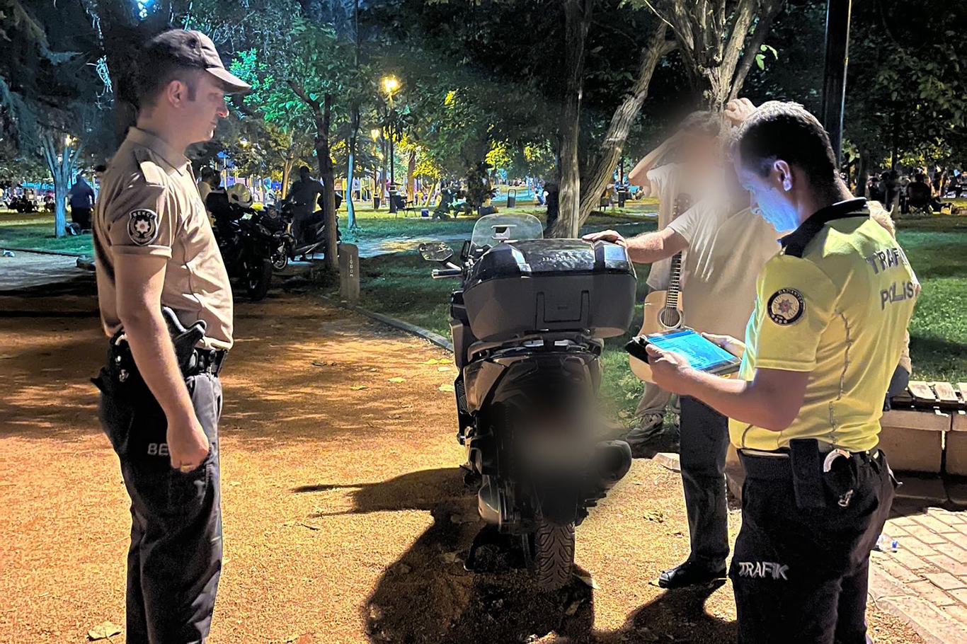 Gaziantep'te araması bulunan 14 kişi yakalandı Gaziantep'te araması bulunan 14 kişi yakalandı