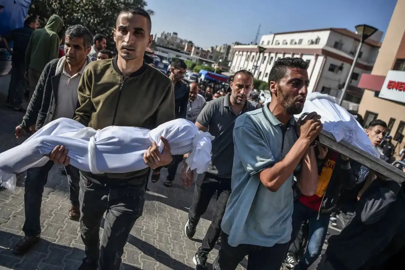 İşgalcilerin bugünkü saldırılarında 29 Gazzeli şehit oldu İşgalcilerin bugünkü saldırılarında 29 Gazzeli şehit oldu