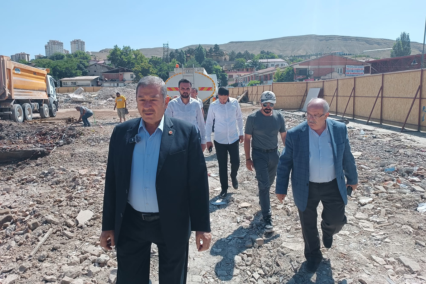 Darende'nin yeni çarşısı fore kazık üzerine kurulacak Darende'nin yeni çarşısı fore kazık üzerine kurulacak