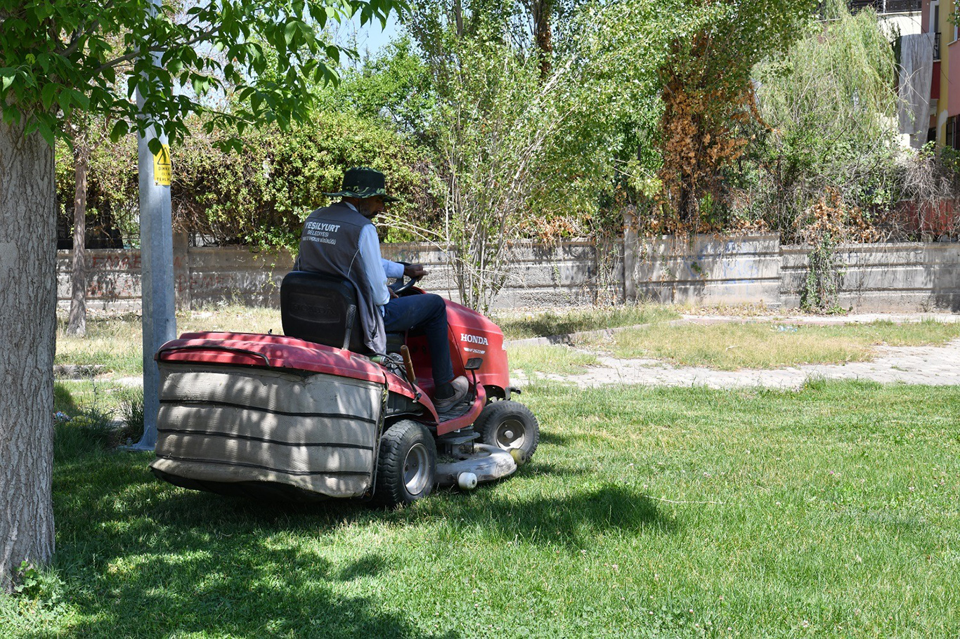 Yeşilyurt Belediyesi parkları yeniliyor Yeşilyurt Belediyesi parkları yeniliyor