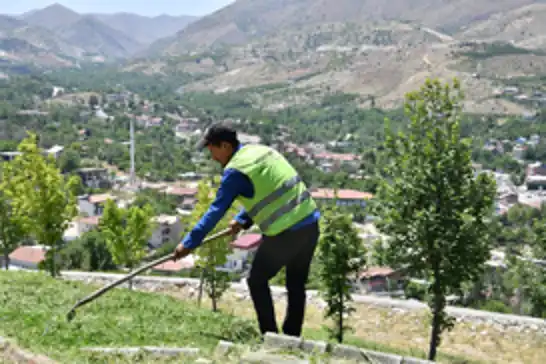 Yeşilyurt Belediyesi parkları yeniliyor 