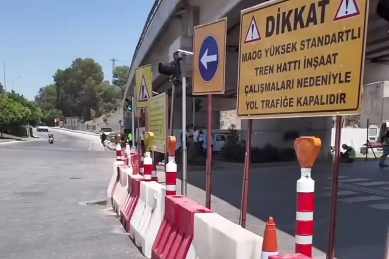 Adana'da alt geçitler trafiğe kapatıldı Adana'da alt geçitler trafiğe kapatıldı