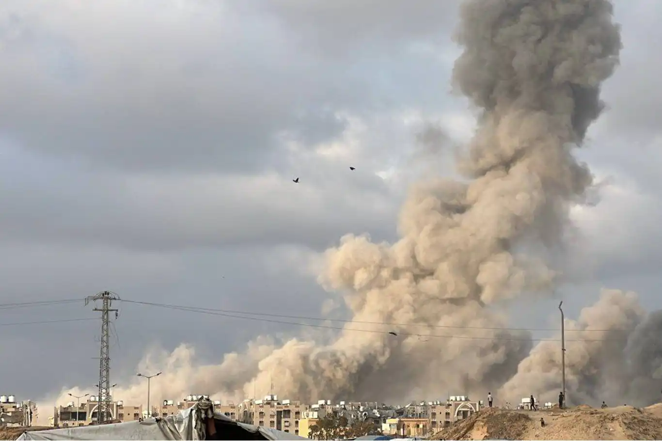 HAMAS: Sözde yardım dağıtım noktaları planlanmış ölüm tuzaklarıdır HAMAS: Sözde yardım dağıtım noktaları planlanmış ölüm tuzaklarıdır