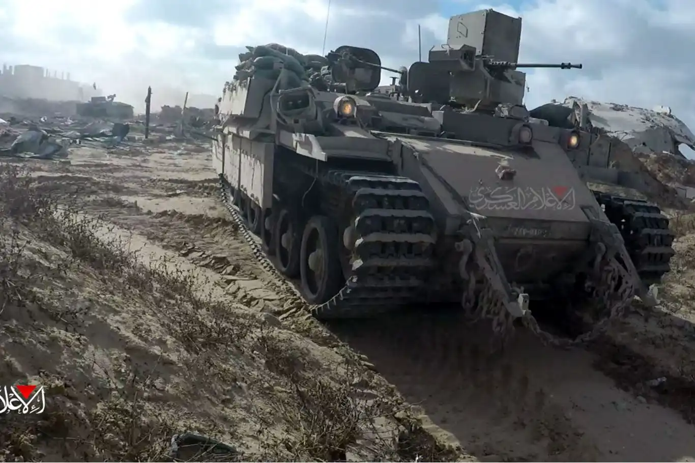 Kassam Tugayları, işgal araçlarını sıfır mesafeden patlatıp siyonist askerleri etkisiz hale getiriyor Kassam Tugayları, işgal araçlarını sıfır mesafeden patlatıp siyonist askerleri etkisiz hale getiriyor