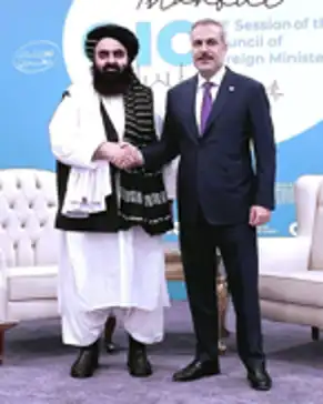 وزير الخارجية الأفغاني يلتقي بنظيره التركي فيدان