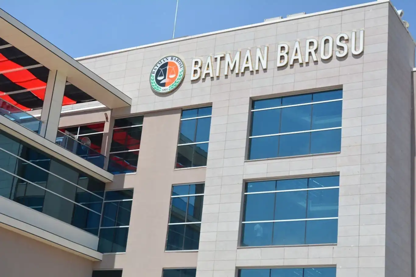 Batman Barosu'ndan Raman Dağı'nda katledilen atlar için suç duyurusu Batman Barosu'ndan Raman Dağı'nda katledilen atlar için suç duyurusu