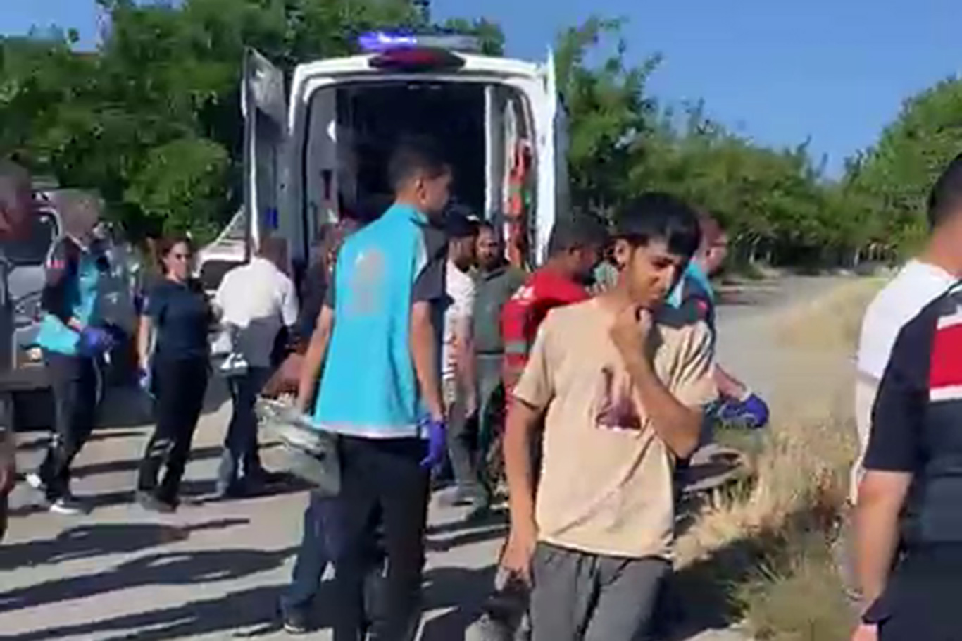 Malatya'da yük treni otomobile çarptı: 5 yaralı Malatya'da yük treni otomobile çarptı: 5 yaralı