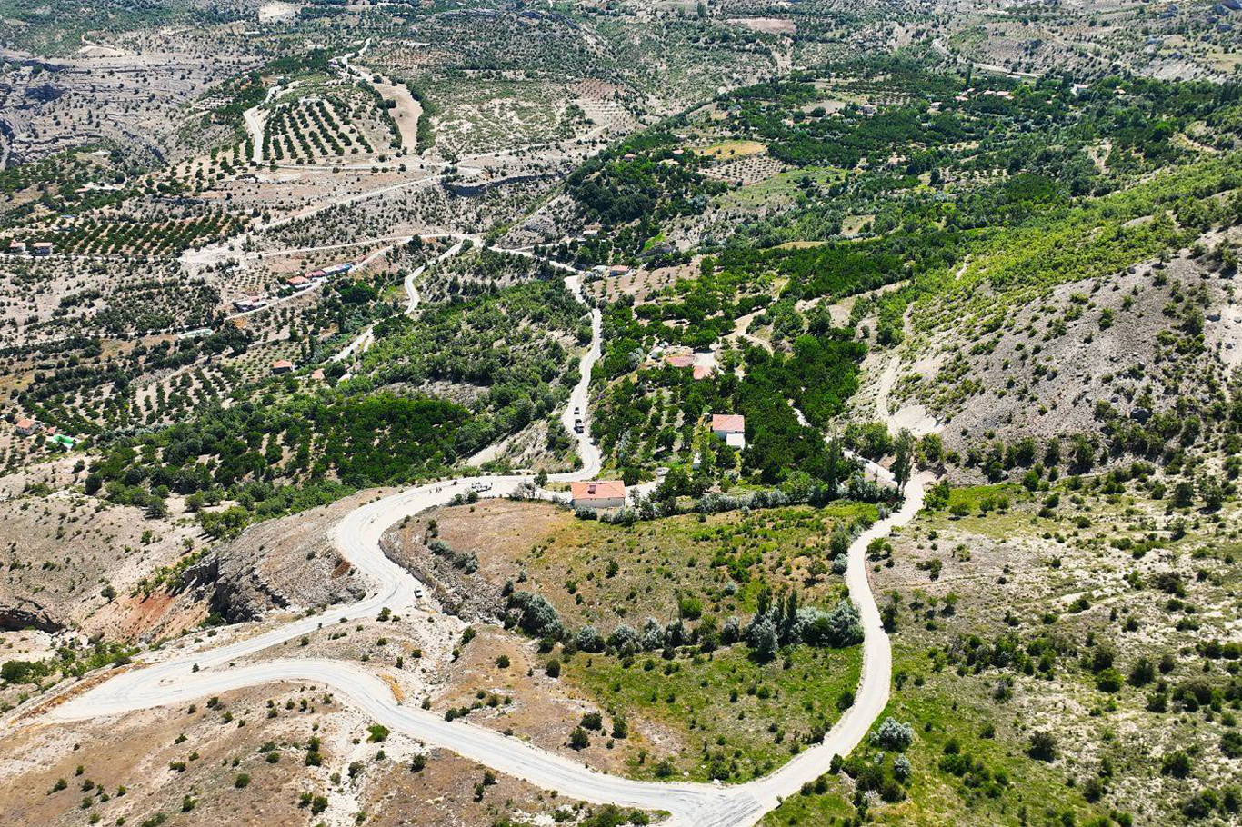Malatya'daki yıllardır devam eden yol sorunu çözüldü Malatya'daki yıllardır devam eden yol sorunu çözüldü